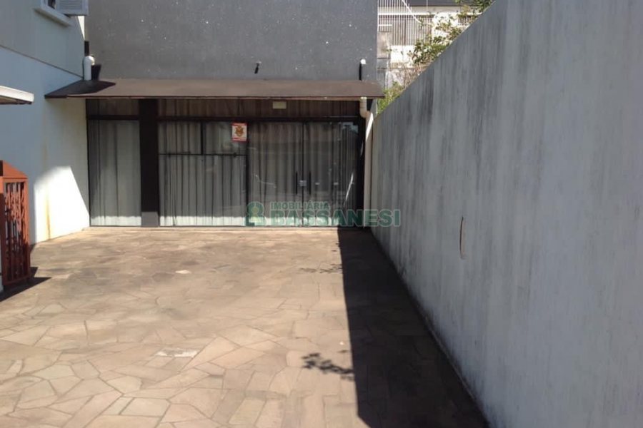 Pavilhão com 400m², no bairro Cruzeiro em Caxias do Sul para Comprar