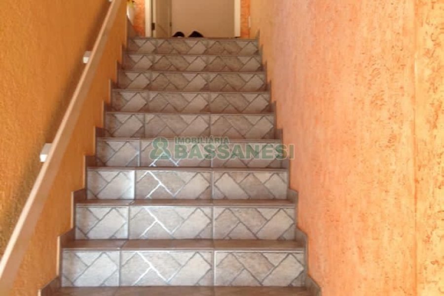 Pavilhão com 400m², no bairro Cruzeiro em Caxias do Sul para Comprar