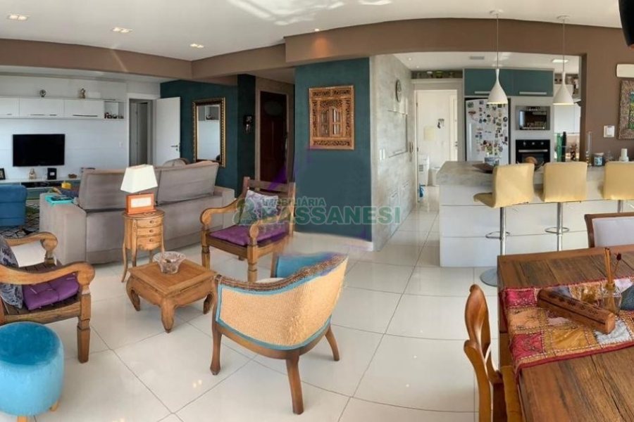 Apto Mobiliado com 174m², 3 dormitórios, 2 vagas, no bairro Lourdes em Caxias do Sul para Comprar