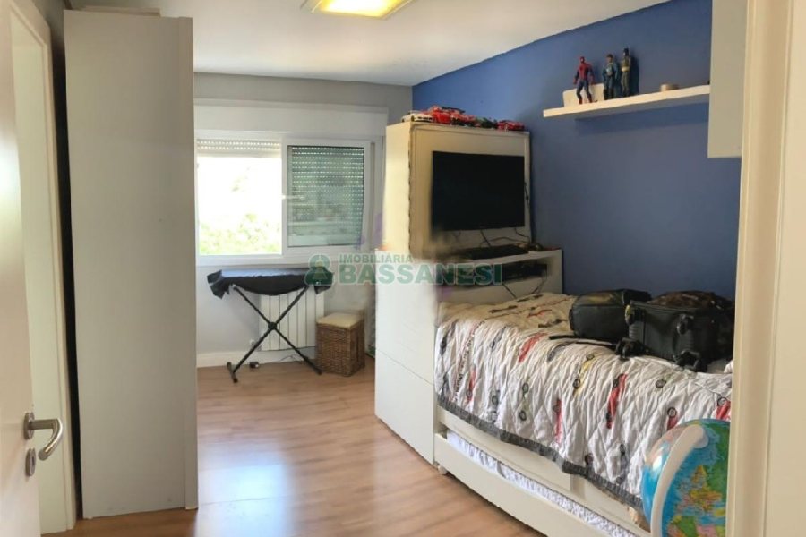 Apto Mobiliado com 174m², 3 dormitórios, 2 vagas, no bairro Lourdes em Caxias do Sul para Comprar