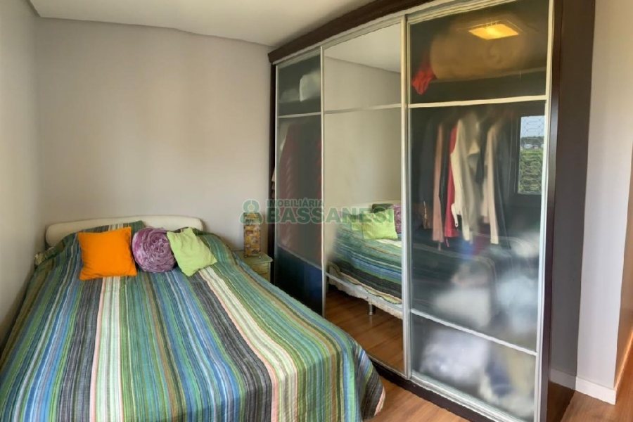 Apto Mobiliado com 174m², 3 dormitórios, 2 vagas, no bairro Lourdes em Caxias do Sul para Comprar