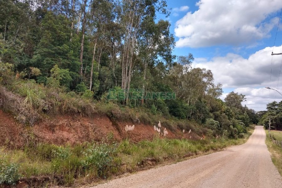 Chácara, no bairro 3 Legua em Caxias do Sul para Comprar