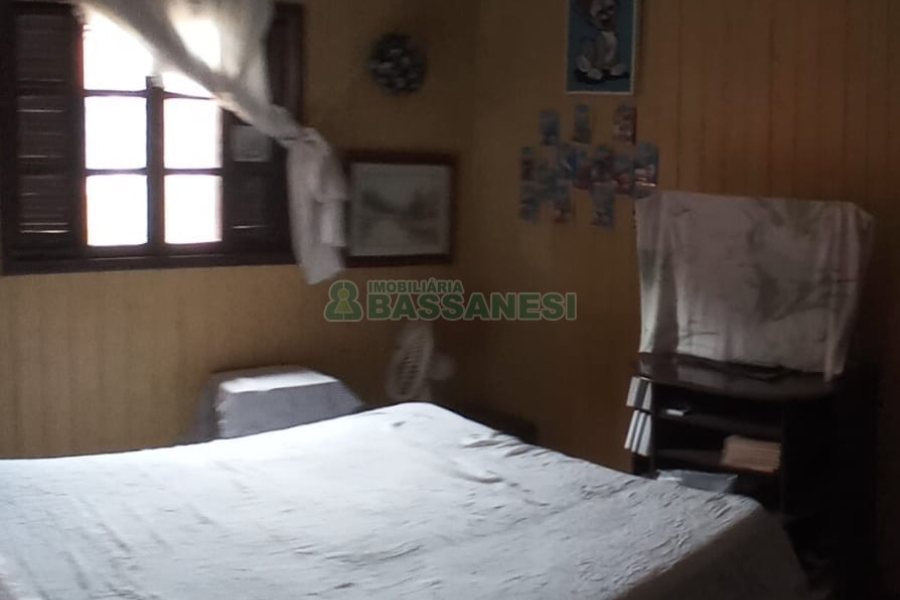 Casa, 3 dormitórios, 1 vaga, no bairro Cidade Nova em Caxias do Sul para Comprar