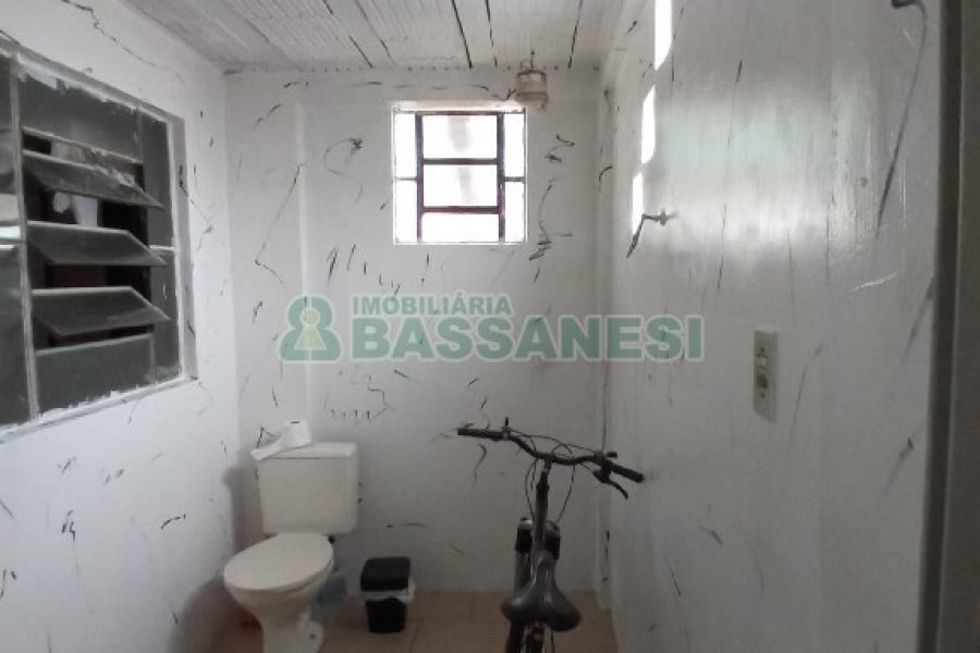 Casa, 3 dormitórios, 1 vaga, no bairro Cidade Nova em Caxias do Sul para Comprar