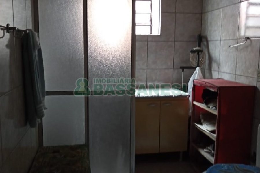 Casa, 3 dormitórios, 1 vaga, no bairro Cidade Nova em Caxias do Sul para Comprar