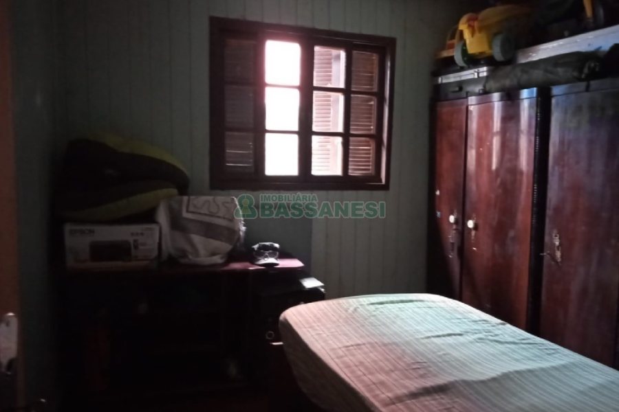 Casa, 3 dormitórios, 1 vaga, no bairro Cidade Nova em Caxias do Sul para Comprar