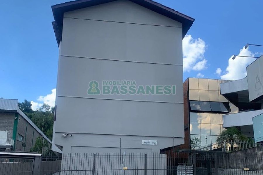 Apartamento com 69m², 2 dormitórios, 2 vagas, no bairro Santa Catarina em Caxias do Sul para Comprar