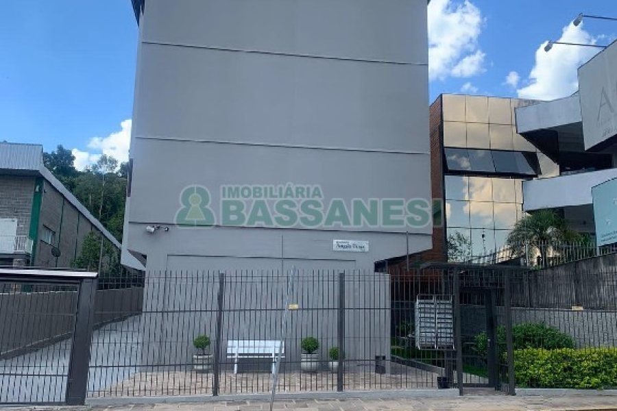Apartamento com 69m², 2 dormitórios, 2 vagas, no bairro Santa Catarina em Caxias do Sul para Comprar