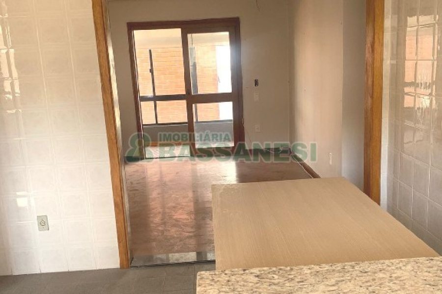 Apartamento com 69m², 2 dormitórios, 2 vagas, no bairro Santa Catarina em Caxias do Sul para Comprar