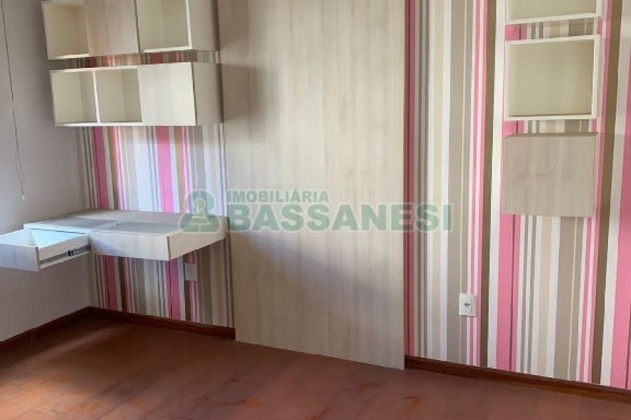 Apartamento com 69m², 2 dormitórios, 2 vagas, no bairro Santa Catarina em Caxias do Sul para Comprar