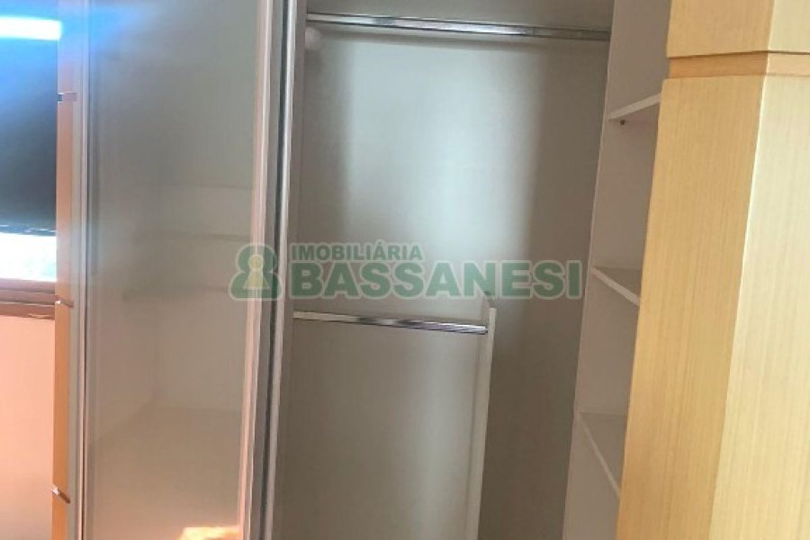 Apartamento com 69m², 2 dormitórios, 2 vagas, no bairro Santa Catarina em Caxias do Sul para Comprar