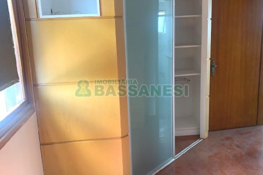 Apartamento com 69m², 2 dormitórios, 2 vagas, no bairro Santa Catarina em Caxias do Sul para Comprar