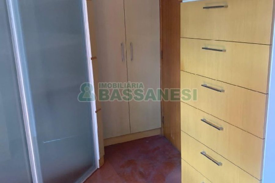 Apartamento com 69m², 2 dormitórios, 2 vagas, no bairro Santa Catarina em Caxias do Sul para Comprar