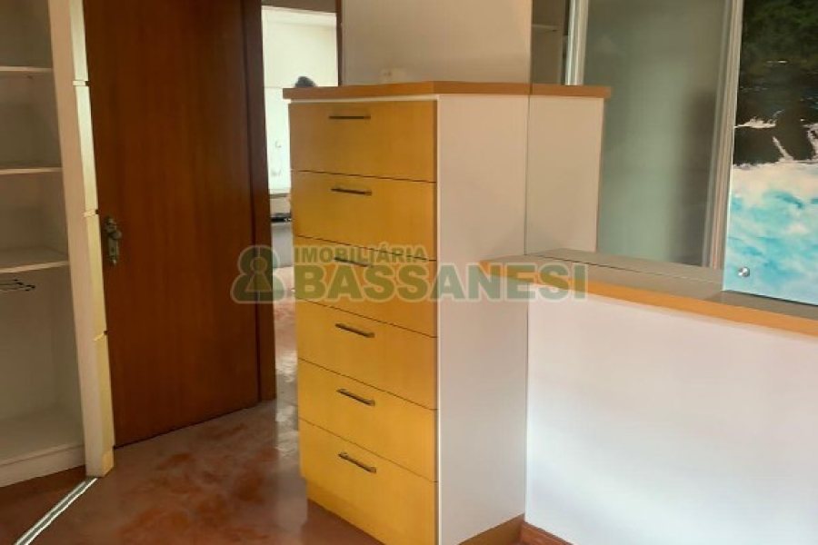 Apartamento com 69m², 2 dormitórios, 2 vagas, no bairro Santa Catarina em Caxias do Sul para Comprar