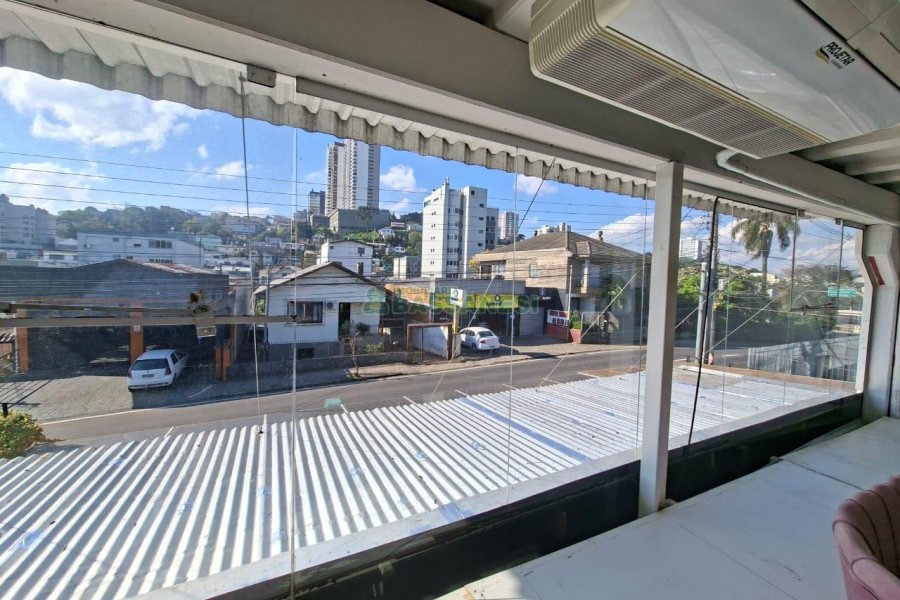Loja com 196m², no bairro Lourdes em Caxias do Sul para Comprar