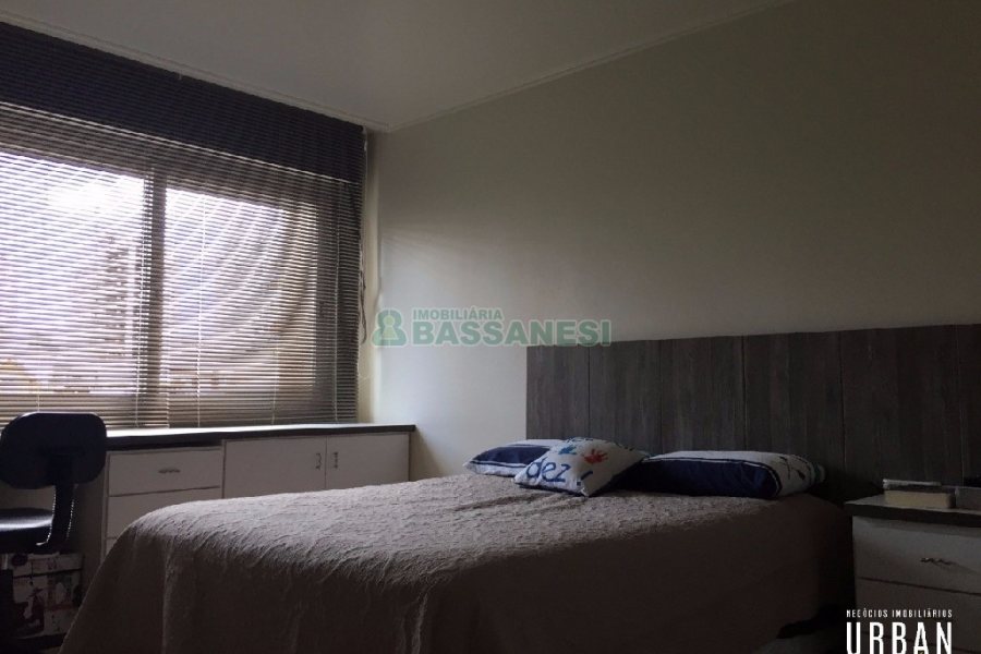 Apartamento com 228m², 4 dormitórios, 1 vaga, no bairro Centro em Caxias do Sul para Comprar