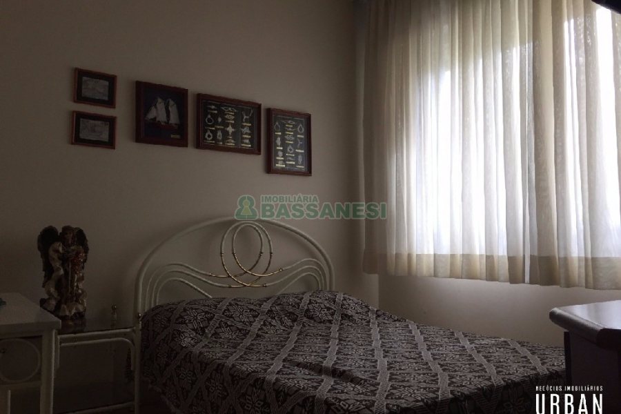 Apartamento com 228m², 4 dormitórios, 1 vaga, no bairro Centro em Caxias do Sul para Comprar