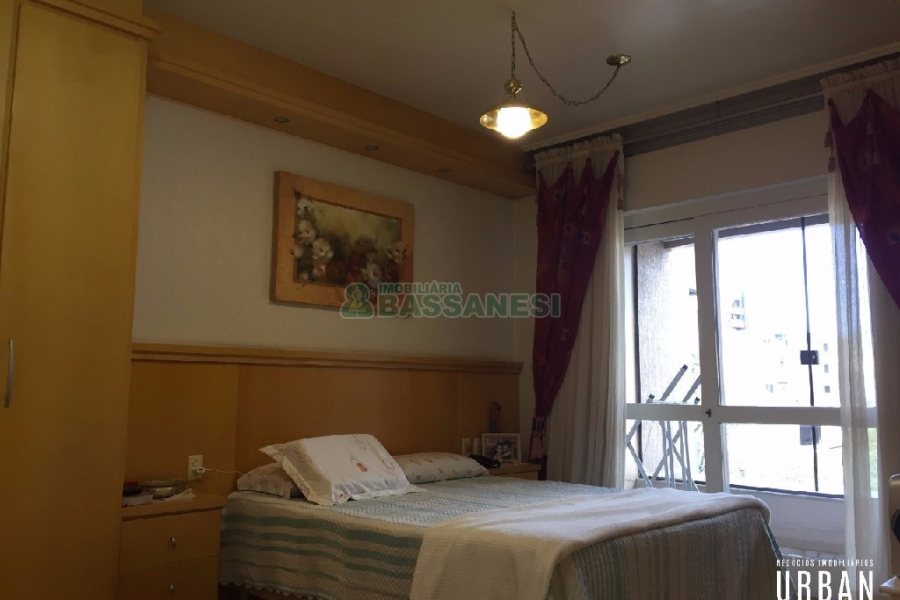 Apartamento com 228m², 4 dormitórios, 1 vaga, no bairro Centro em Caxias do Sul para Comprar