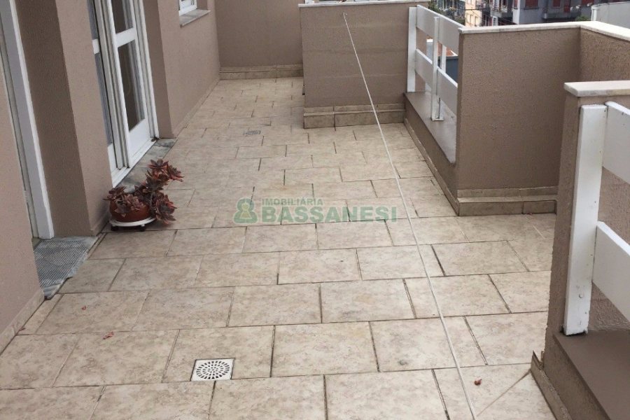 Apartamento com 228m², 4 dormitórios, 1 vaga, no bairro Centro em Caxias do Sul para Comprar