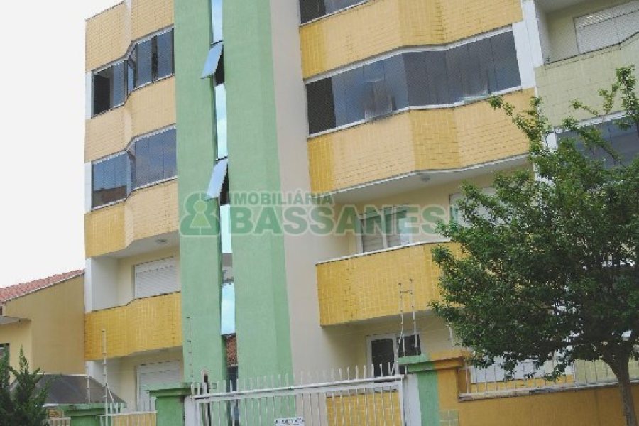 Apartamento com 78m², 2 dormitórios, 2 vagas, no bairro Charqueadas em Caxias do Sul para Comprar