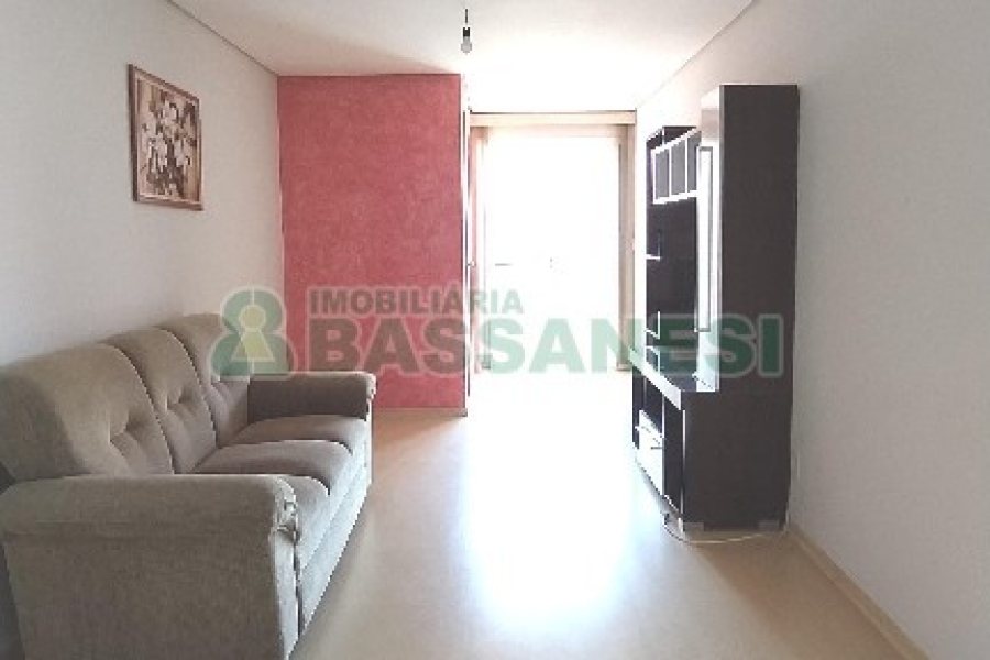 Apartamento com 78m², 2 dormitórios, 2 vagas, no bairro Charqueadas em Caxias do Sul para Comprar