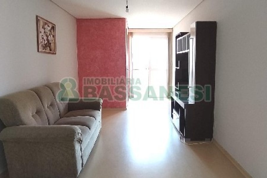 Apartamento com 78m², 2 dormitórios, 2 vagas, no bairro Charqueadas em Caxias do Sul para Comprar