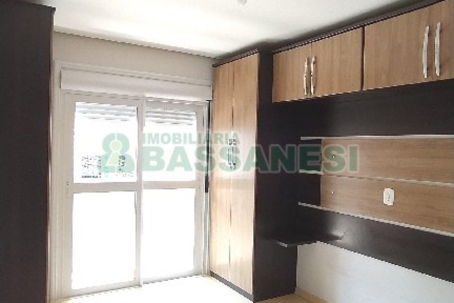 Apartamento com 78m², 2 dormitórios, 2 vagas, no bairro Charqueadas em Caxias do Sul para Comprar