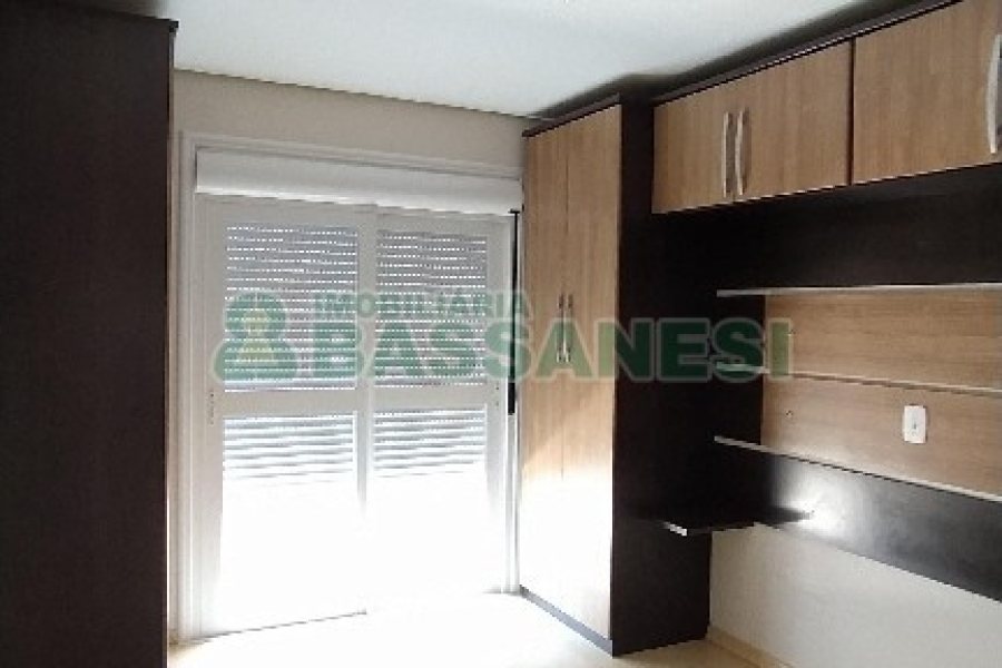 Apartamento com 78m², 2 dormitórios, 2 vagas, no bairro Charqueadas em Caxias do Sul para Comprar