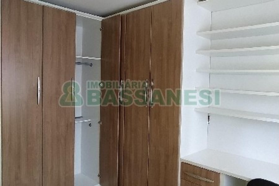 Apartamento com 78m², 2 dormitórios, 2 vagas, no bairro Charqueadas em Caxias do Sul para Comprar