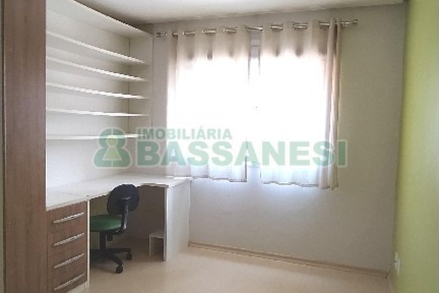 Apartamento com 78m², 2 dormitórios, 2 vagas, no bairro Charqueadas em Caxias do Sul para Comprar