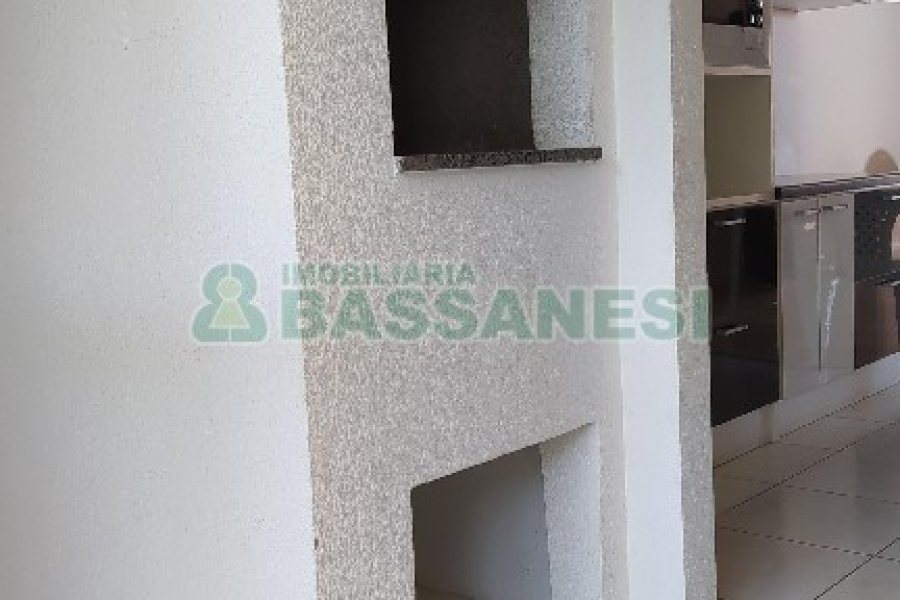 Apartamento com 78m², 2 dormitórios, 2 vagas, no bairro Charqueadas em Caxias do Sul para Comprar