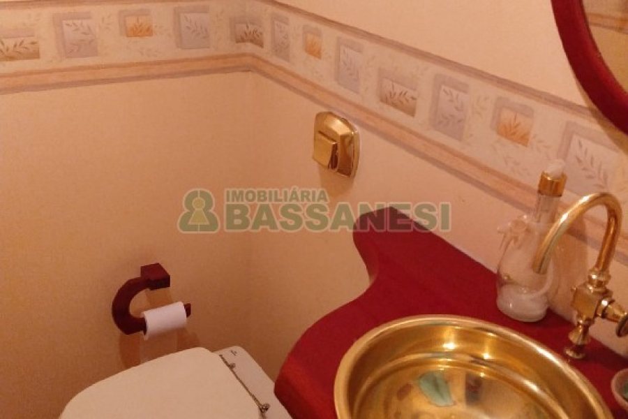 Apartamento com 200m², 3 dormitórios, 2 vagas, no bairro Universitário em Caxias do Sul para Comprar