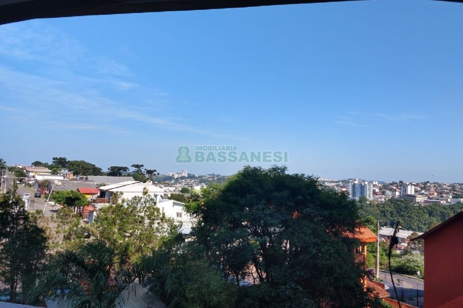 Apartamento com 200m², 3 dormitórios, 2 vagas, no bairro Universitário em Caxias do Sul para Comprar