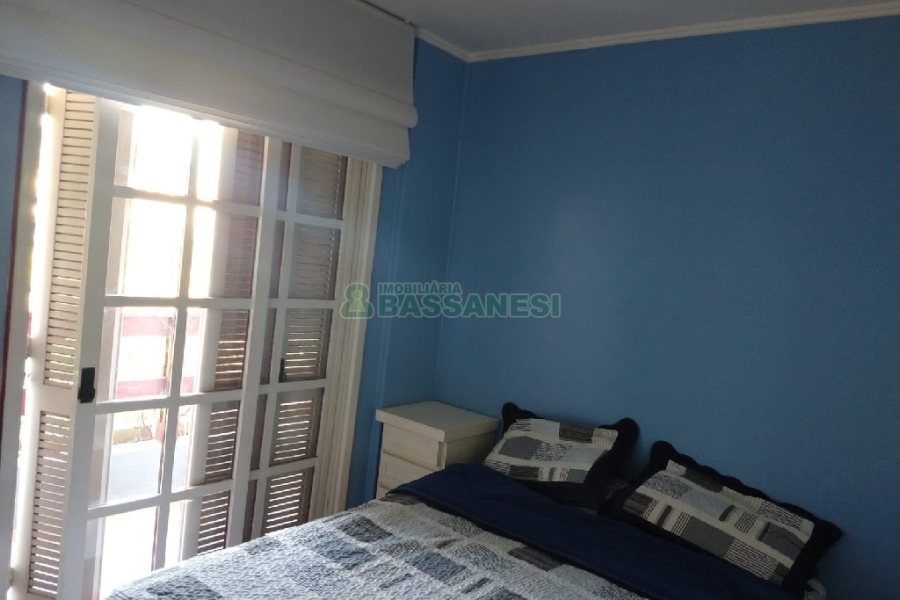 Apartamento com 200m², 3 dormitórios, 2 vagas, no bairro Universitário em Caxias do Sul para Comprar