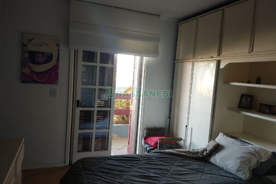 Apartamento com 200m², 3 dormitórios, 2 vagas, no bairro Universitário em Caxias do Sul para Comprar