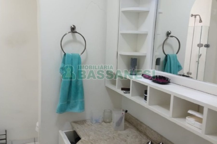 Apartamento com 200m², 3 dormitórios, 2 vagas, no bairro Universitário em Caxias do Sul para Comprar