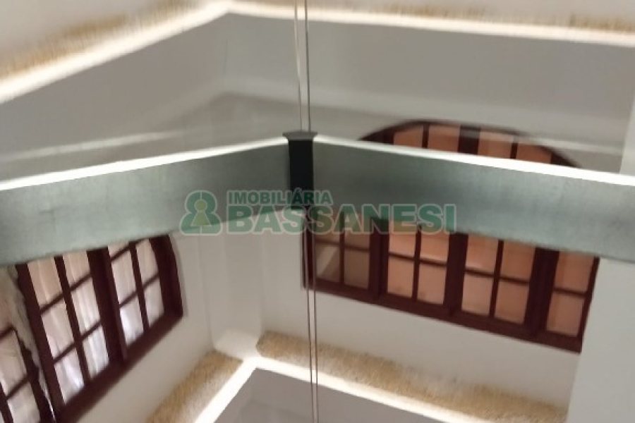 Apartamento com 200m², 3 dormitórios, 2 vagas, no bairro Universitário em Caxias do Sul para Comprar