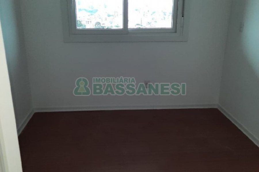 Apartamento com 92m², 3 dormitórios, 2 vagas, no bairro Rio Branco em Caxias do Sul para Comprar