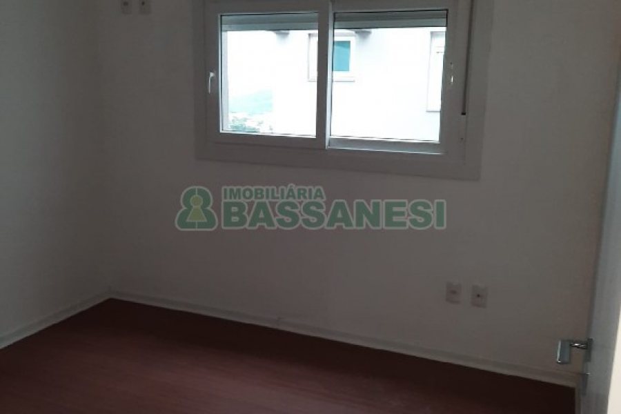 Apartamento com 92m², 3 dormitórios, 2 vagas, no bairro Rio Branco em Caxias do Sul para Comprar
