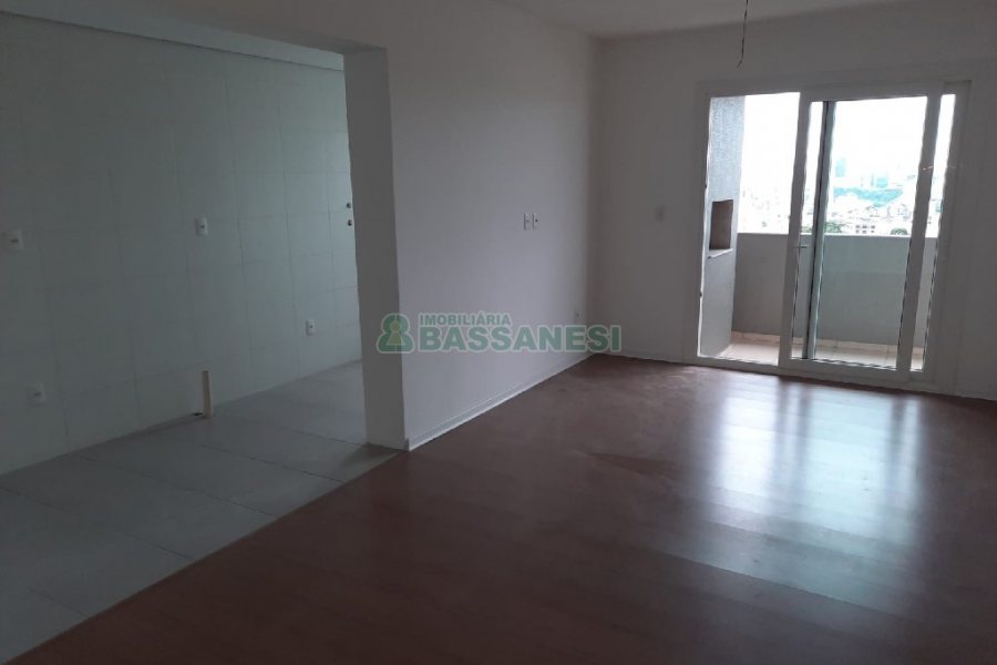 Apartamento com 92m², 3 dormitórios, 2 vagas, no bairro Rio Branco em Caxias do Sul para Comprar