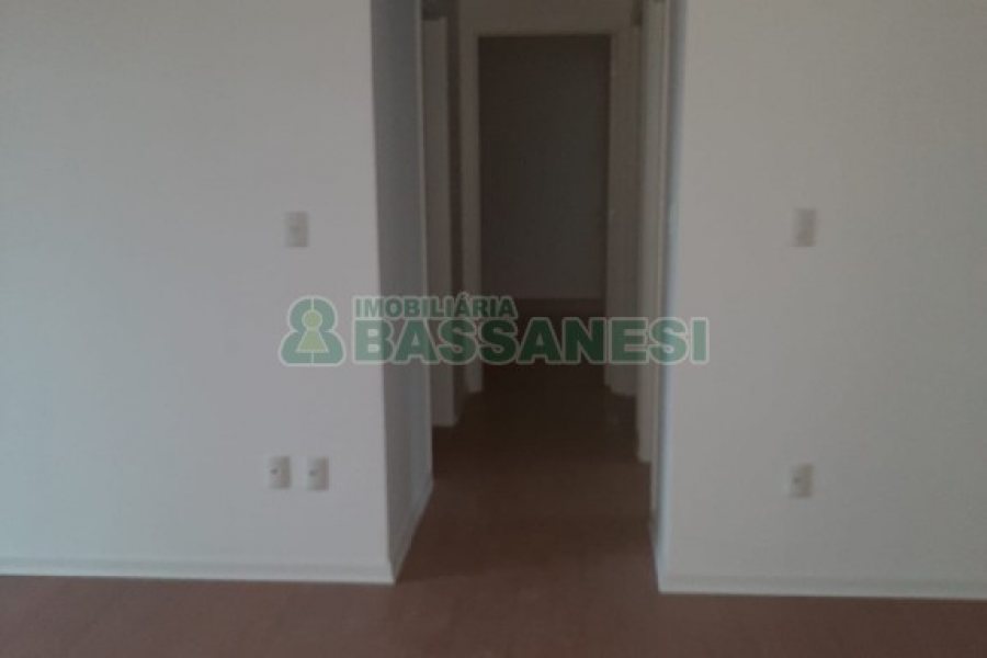 Apartamento com 92m², 3 dormitórios, 2 vagas, no bairro Rio Branco em Caxias do Sul para Comprar