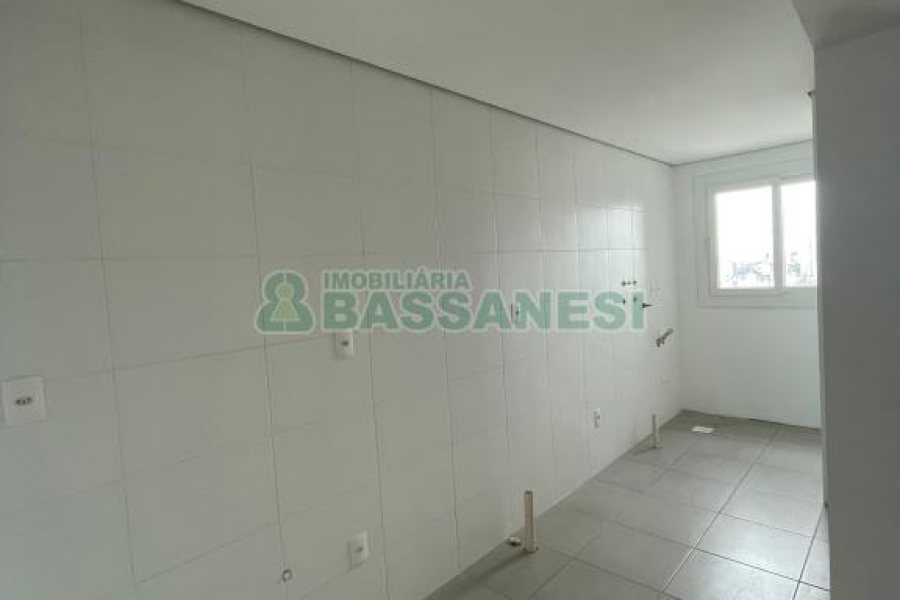 Apartamento com 92m², 3 dormitórios, 2 vagas, no bairro Rio Branco em Caxias do Sul para Comprar