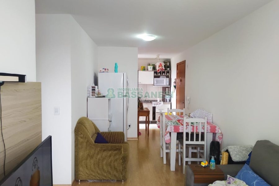 Apartamento com 52m², 2 dormitórios, 1 vaga, no bairro Charqueadas em Caxias do Sul para Comprar