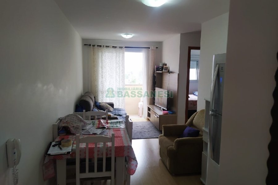 Apartamento com 52m², 2 dormitórios, 1 vaga, no bairro Charqueadas em Caxias do Sul para Comprar