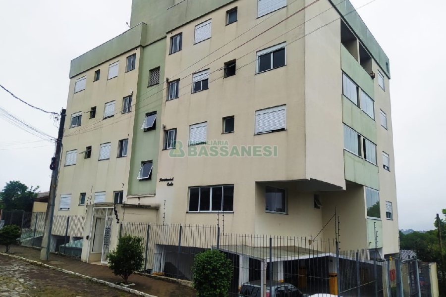 Apartamento com 52m², 2 dormitórios, 1 vaga, no bairro Charqueadas em Caxias do Sul para Comprar