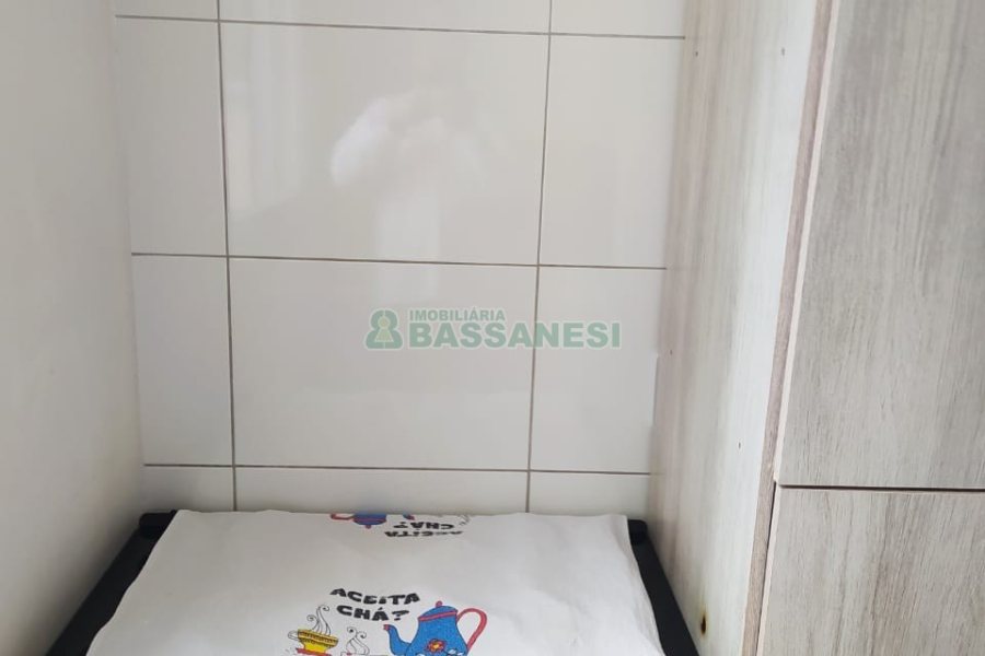 Apartamento com 52m², 2 dormitórios, 1 vaga, no bairro Charqueadas em Caxias do Sul para Comprar