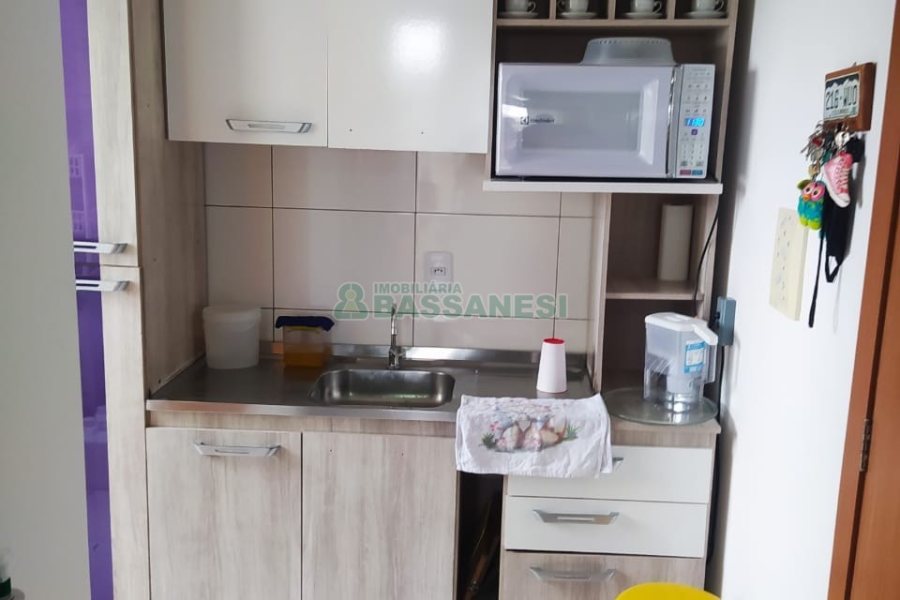 Apartamento com 52m², 2 dormitórios, 1 vaga, no bairro Charqueadas em Caxias do Sul para Comprar