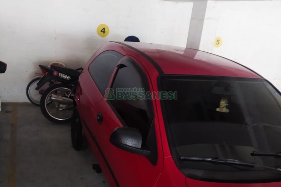 Apartamento com 52m², 2 dormitórios, 1 vaga, no bairro Charqueadas em Caxias do Sul para Comprar