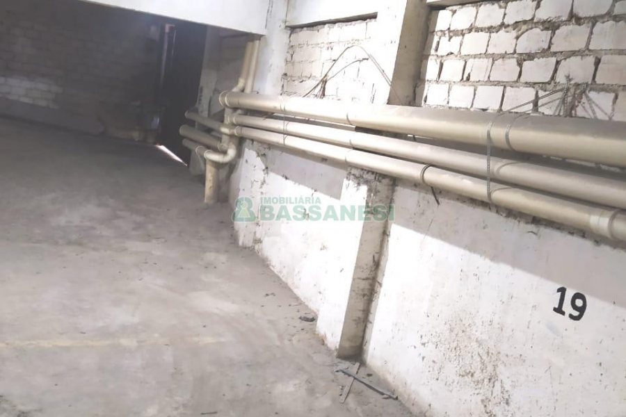 Kitinete com 30m², 1 dormitório, 1 vaga, no bairro Sagrada Família em Caxias do Sul para Alugar