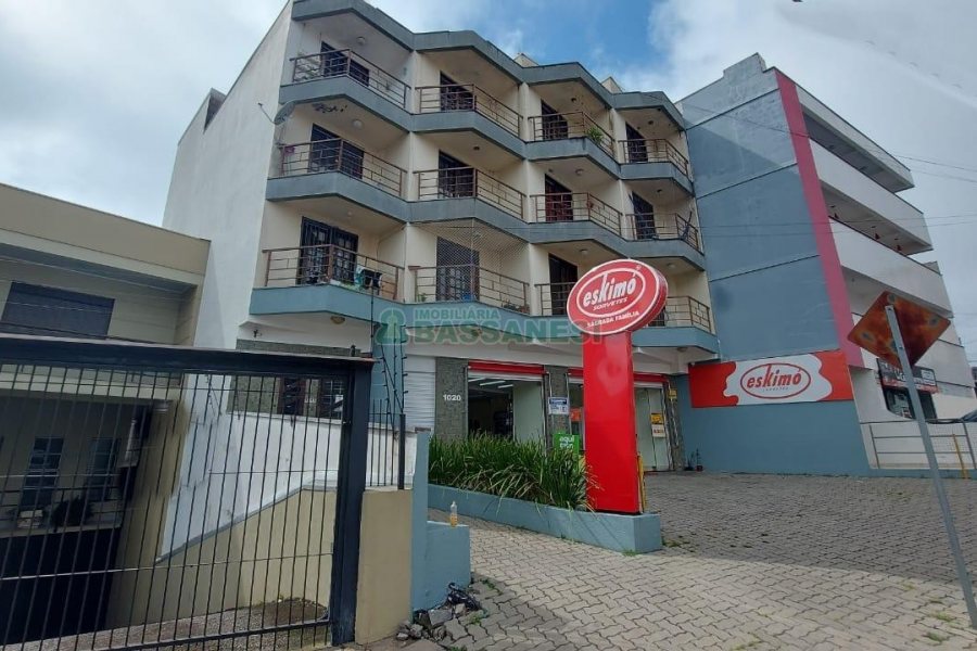 Kitinete com 30m², 1 dormitório, 1 vaga, no bairro Sagrada Família em Caxias do Sul para Alugar